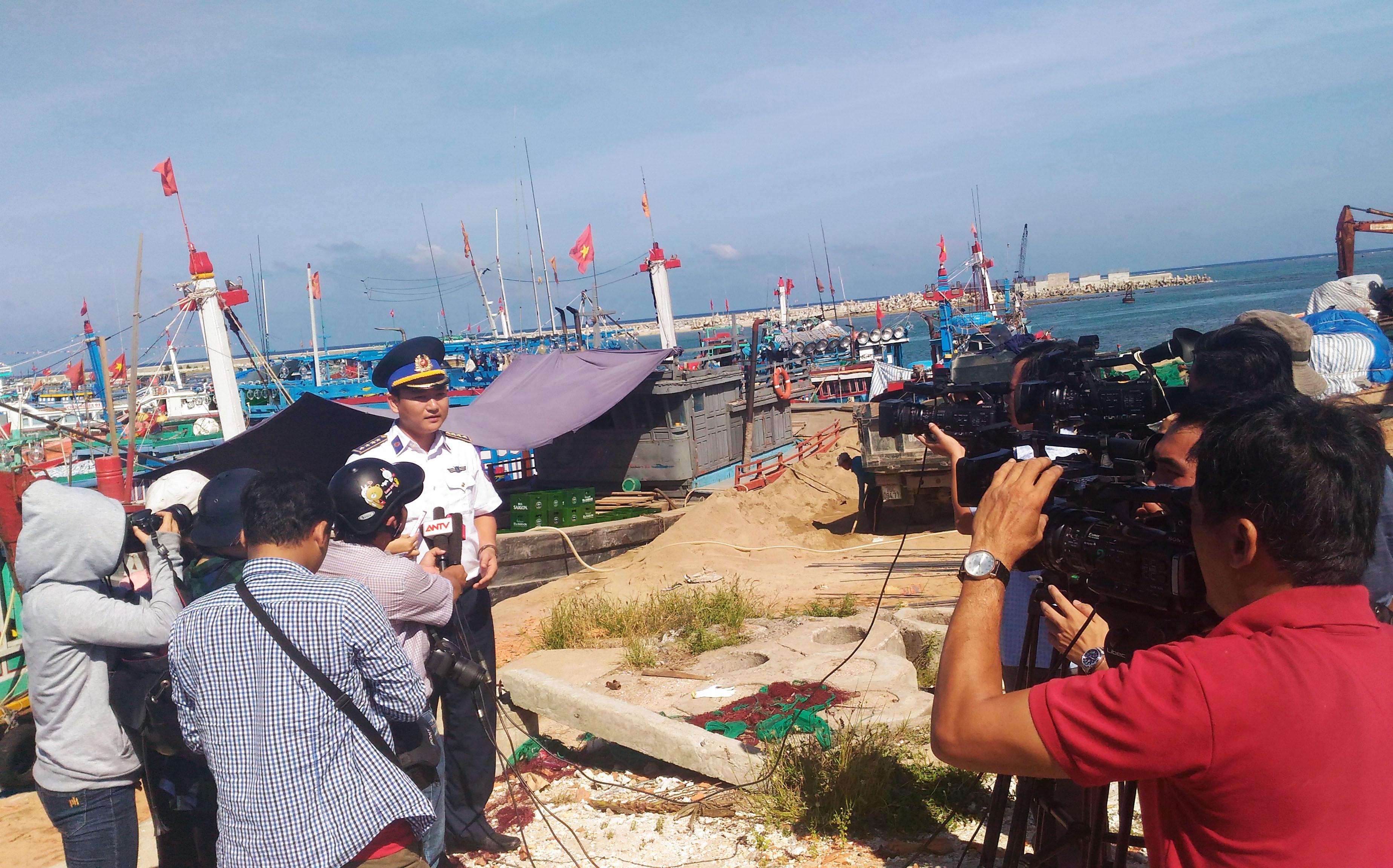 Tết với bộ đội đảo